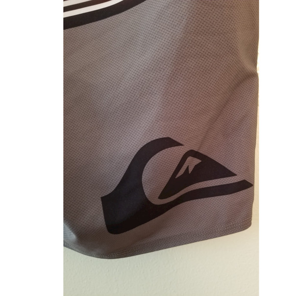 Quiksilver Multicolor Striped Swim Shorts Men's Size 34 Inseam 9 in - Picture 8 of 9